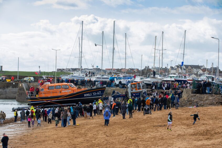RNLB Robert and Catherine Steen arrives at Anstruther.