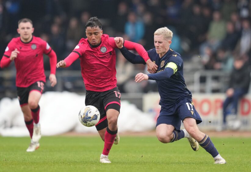 St Mirren were the better side throughout against Dundee. Image: Shutterstock