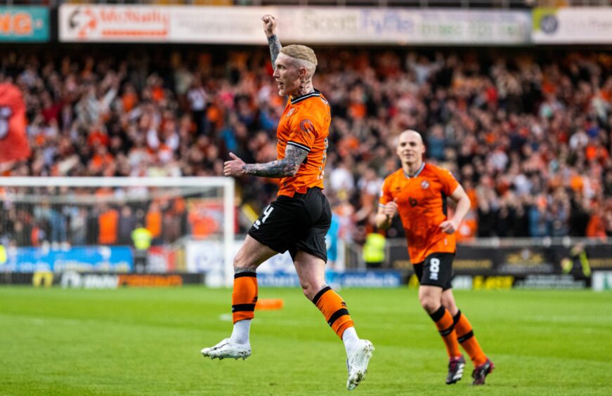 Craig Sibbald equalises for Dundee United against Partick Thistle