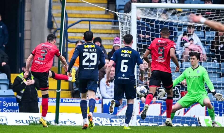 Scott Tanser finishes as Dundee struggle to contain St Mirren. Image: SNS