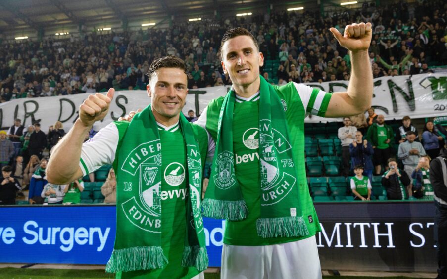 Lewis Stevenson and Hibernian team-mate Paul Hanlon give the thumbs up to the camera.