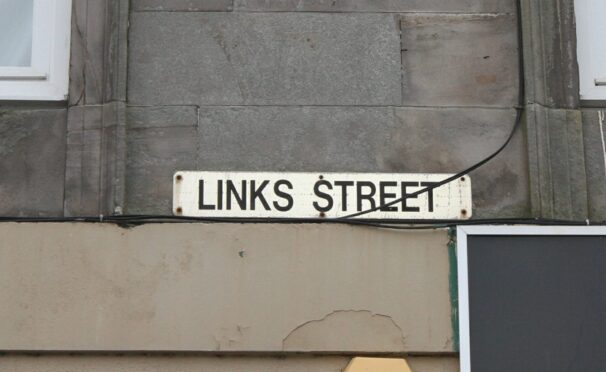 Links Street, Kirkcaldy sign