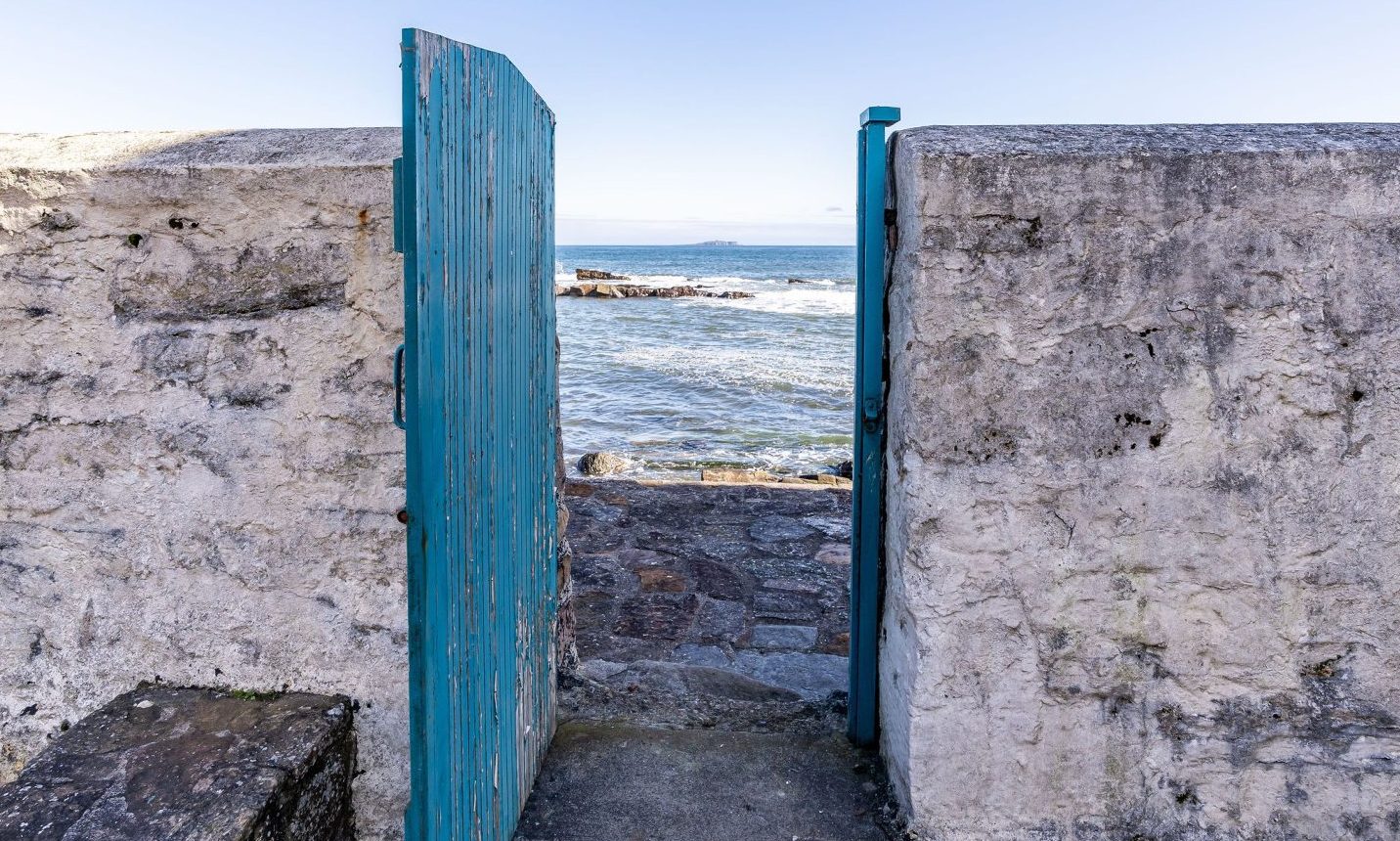 For sale East Neuk fixerupper with direct beach access for £295k