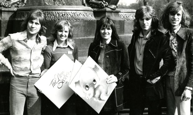 The New Seekers with a good luck card from Perth in 1972. Image: DC Thomson.