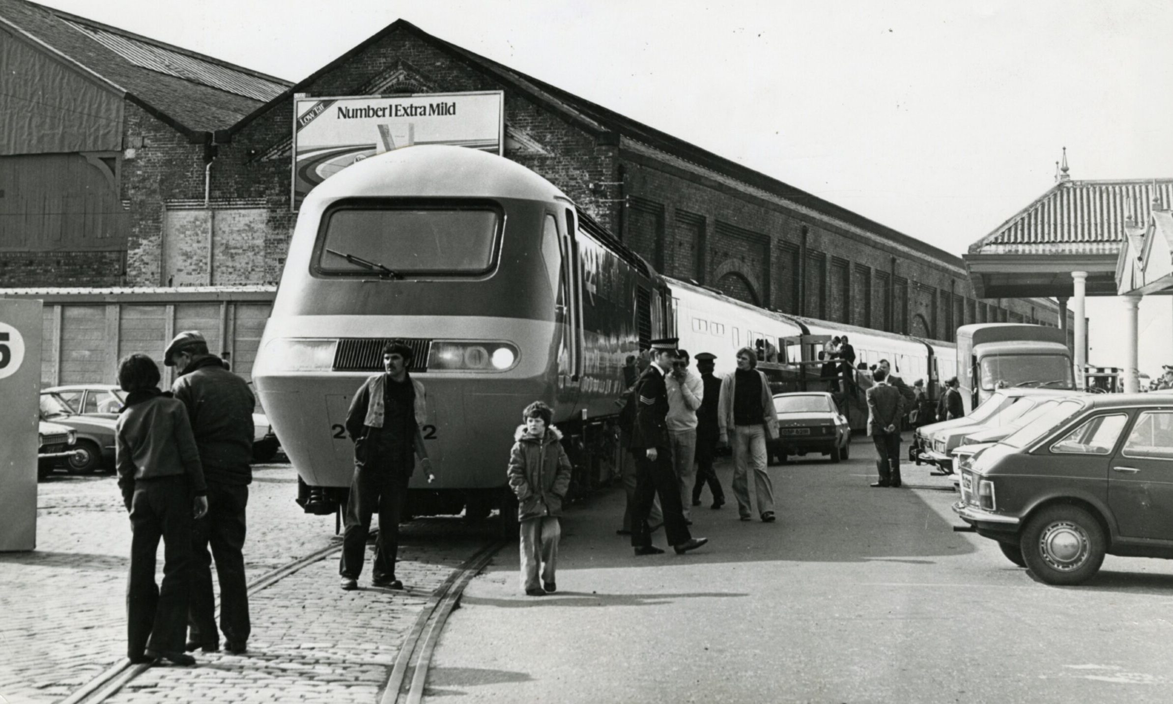 The InterCity 125 on show in Dundee in April 1978.