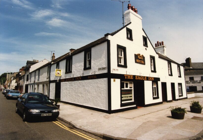The Broughty Ferry pub with cars parked outside in 1996. 
