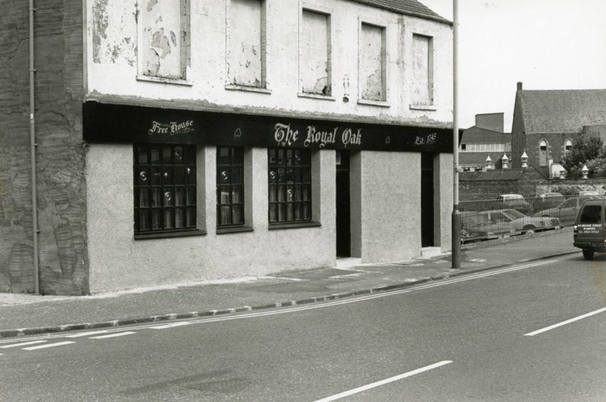 The outside of The Royal Oak in August 1988. 
