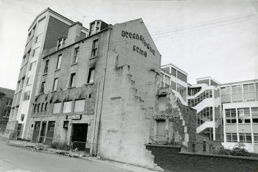 The dilapidated exterior of the Breadalbane Arms pub on Constitution Road, Dundee, which has since been knocked down. 