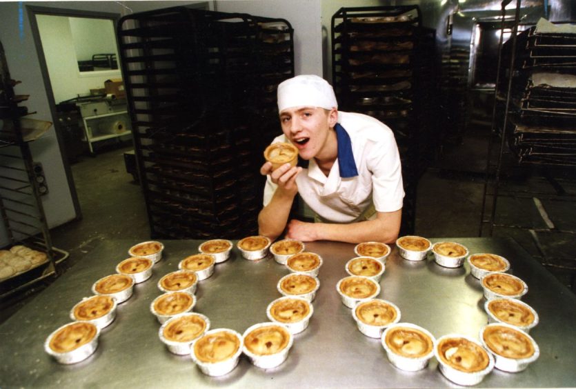 Steven Horsburgh with 100 pies at Wallace's in Dundee in 1998. 