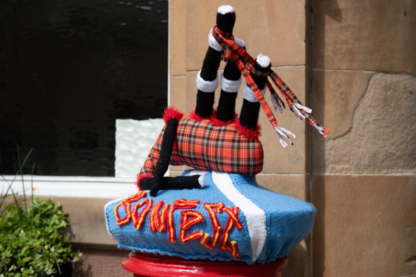 Kirriemuir postbox topper for Bonfest.