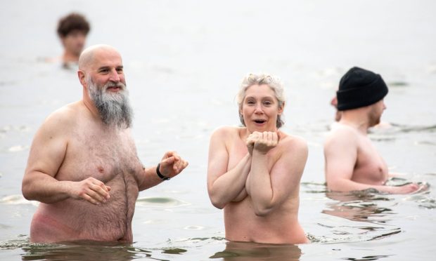 Braving the cold at Aberdour noody dook!  Image: Kenny Smith/DC Thomson