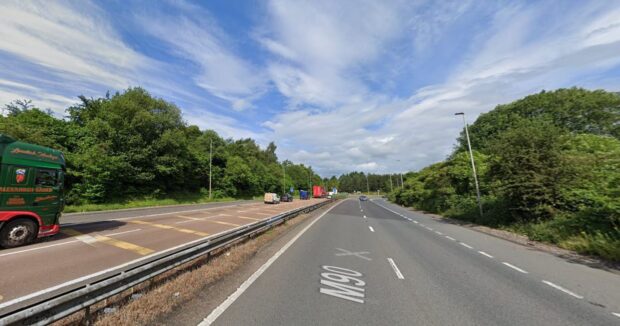 The M90 near Broxden Roundabout