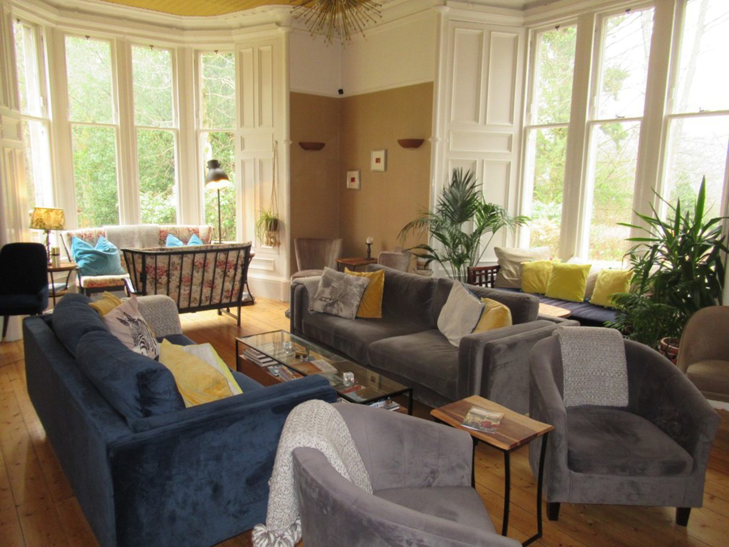 A lounge area in the hotel.