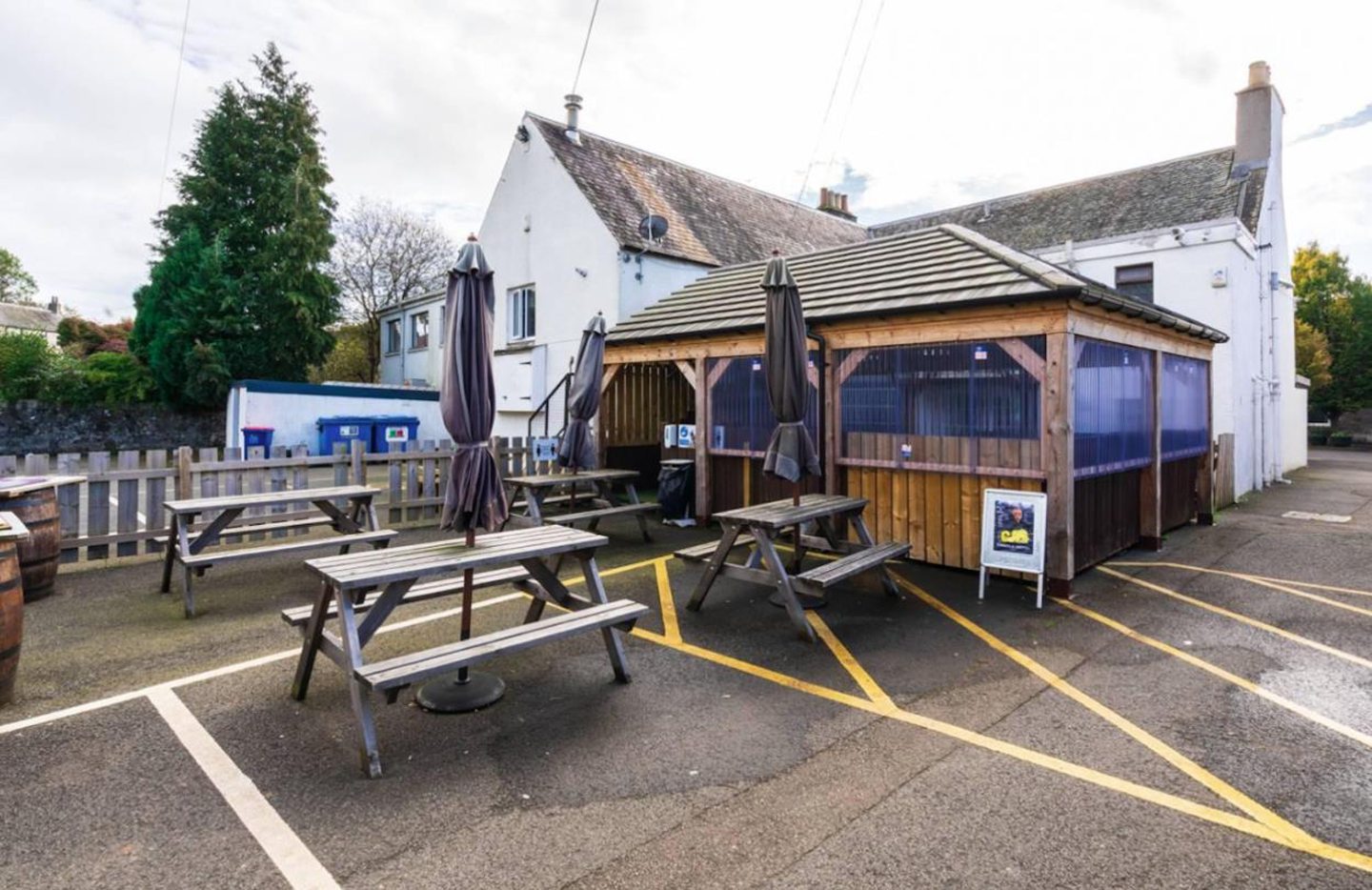 A beer garden next to the hotel.