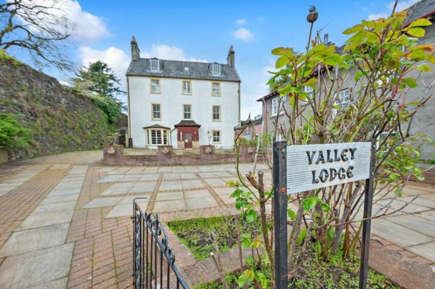 Valley Lodge, Castle Wynd.