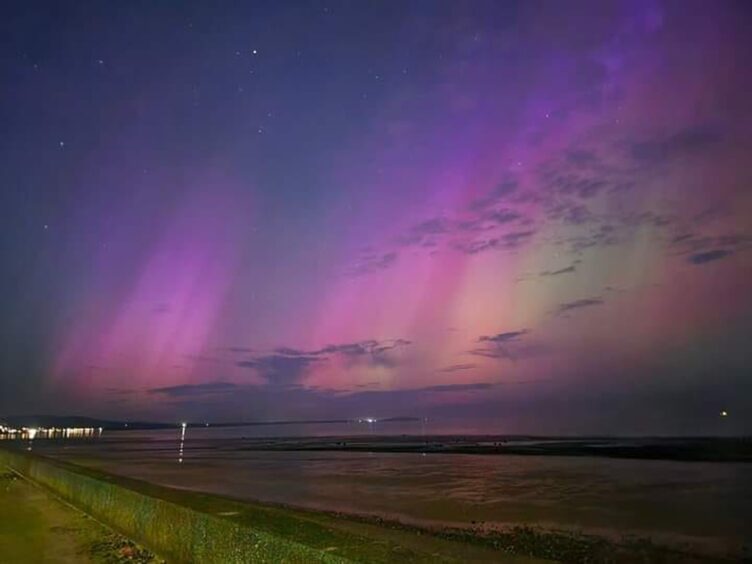 The northern light from Leven Beach.