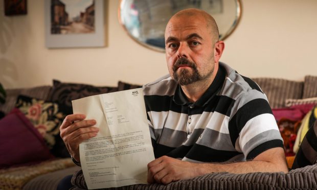 Dundee support worker Alan Hinnrichs has expressed his anger and frustration at the lengthy wait to get an autism diagnosis.