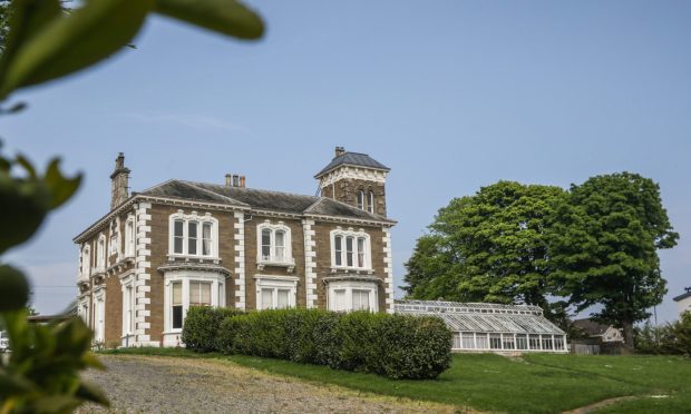 Broomhall House is a jute mansion on Albert Road. Image: Mhairi Edwards.