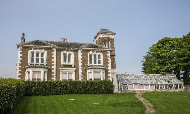 Broomhall House is a jute mansion on Albert Road. Image: Mhairi Edwards.