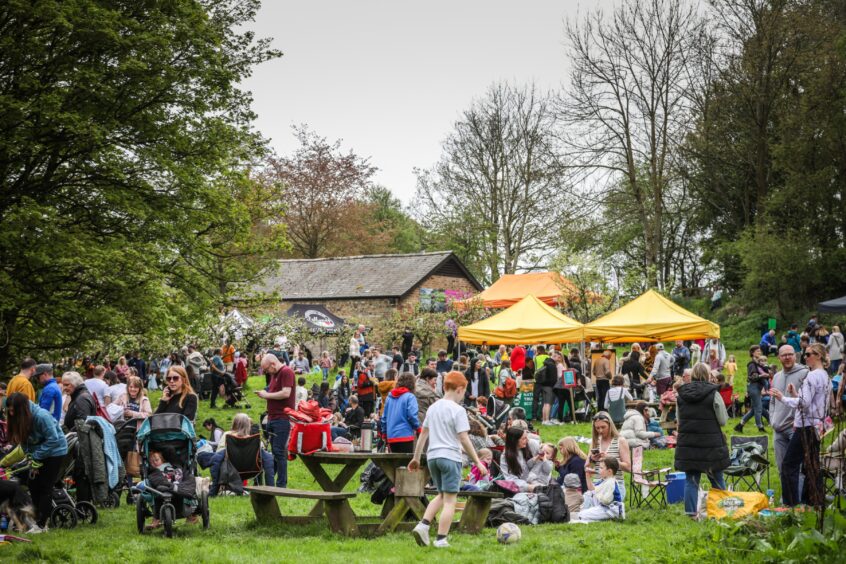 Barry Mill family fund day at duck racing event.