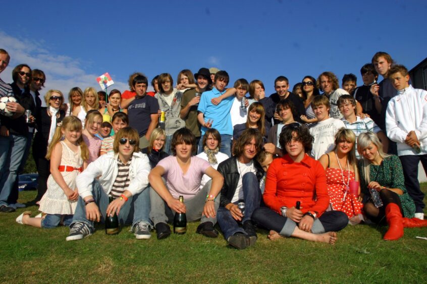 The View celebrate chart success at their former primary school in 2006.