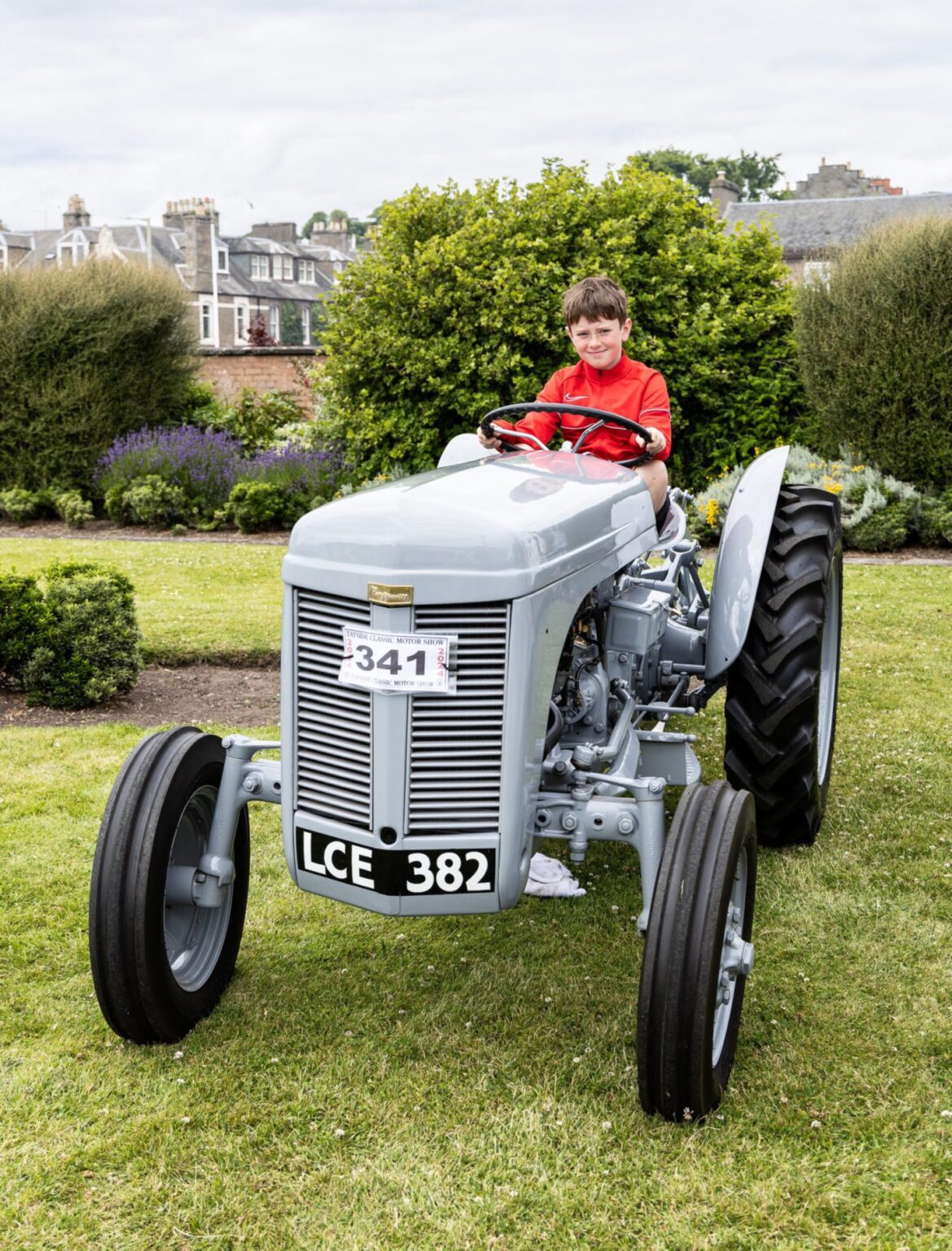 Pictures as crowds flock to start of Broughty Ferry gala week 2024