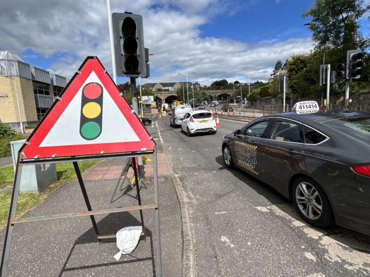 Long tailbacks for drivers due to the Bothwell Gardens roundabout roadworks in Dunfermline.