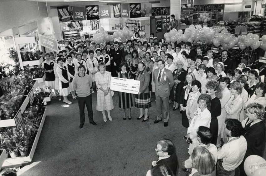 Paul Sturrock on the shop floor as he officially opens the new-look Littlewoods in 1986. 