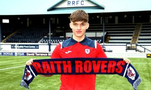 Kai Montagu signs for Raith Rovers.