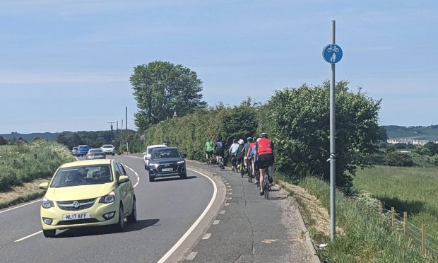 The narrow section of cycle path between St Andrews and Guardbridge