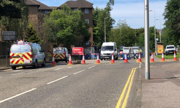 Burst water main closes Dens Road