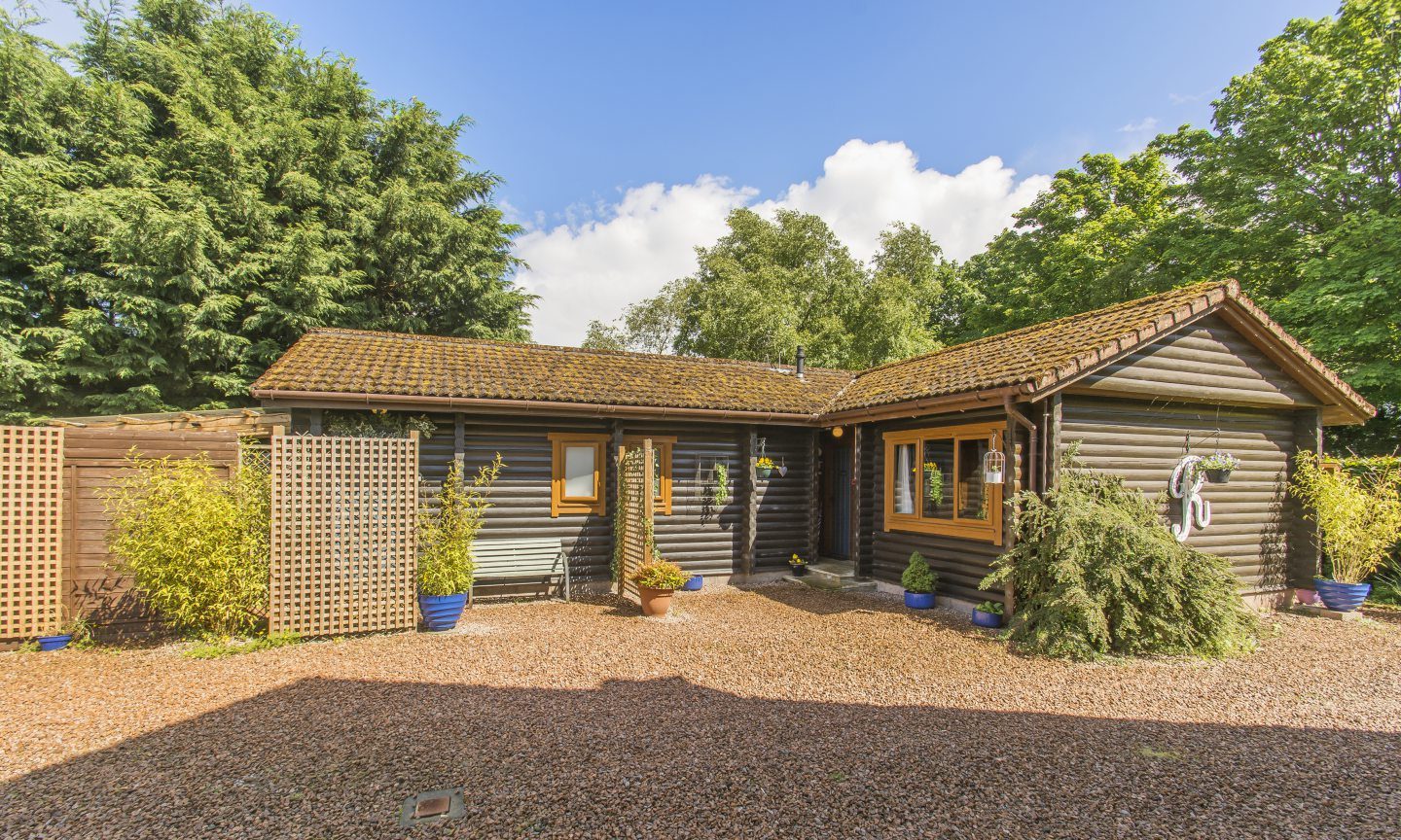 Fife Country House With 2 Log Cabins And Stone Bothy