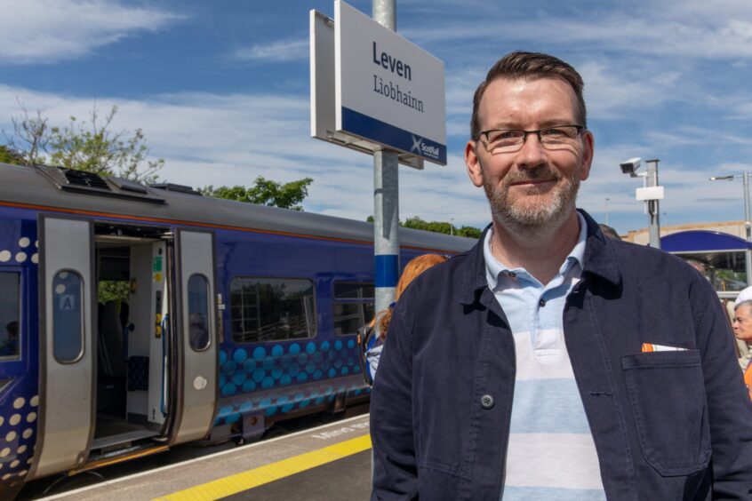 Alistair Hunter arrives in Leven by train 