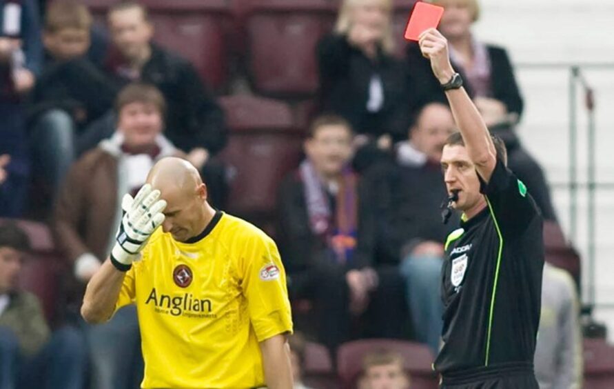 Gregorz Szamotulski sees red at Tynecastle