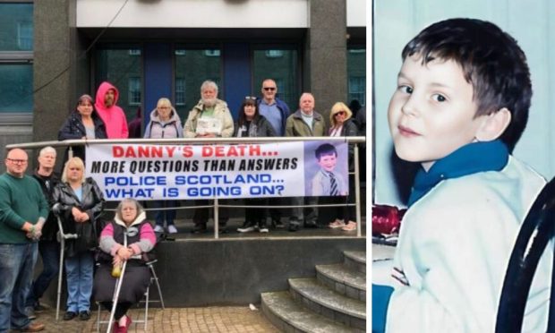 Danny Leech's family and supporters handing over a dossier to Police Scotland. Image: James Simpson/DC Thomson