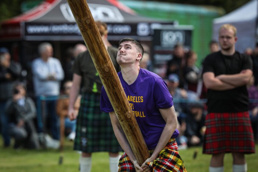 Strathmore Highland Games caber toss.