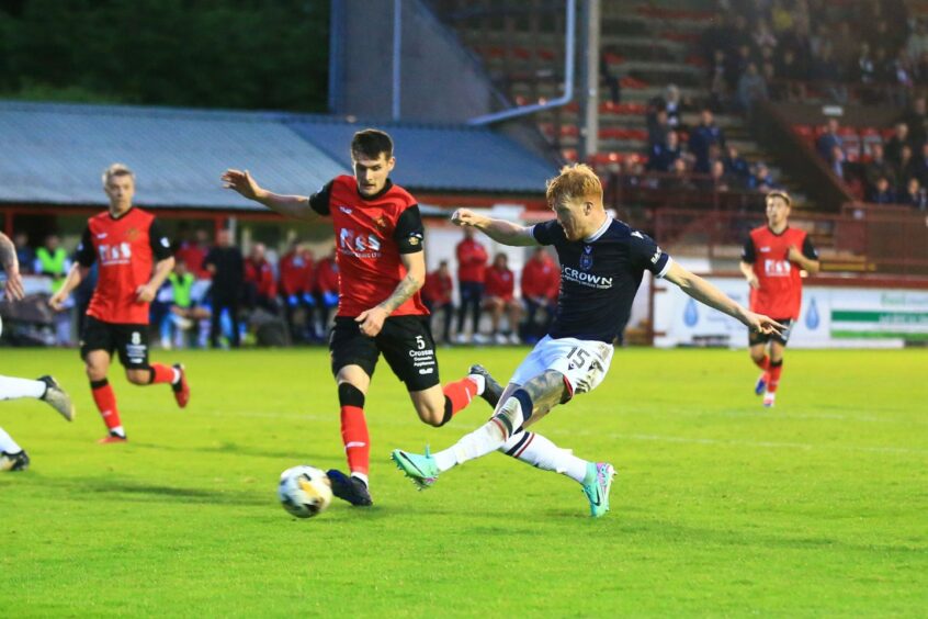 Murray puts Dundee in front again. Image: David Young/Shutterstock