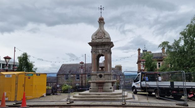 Murray fountain, Crieff, with the last of the metal fencing being removed