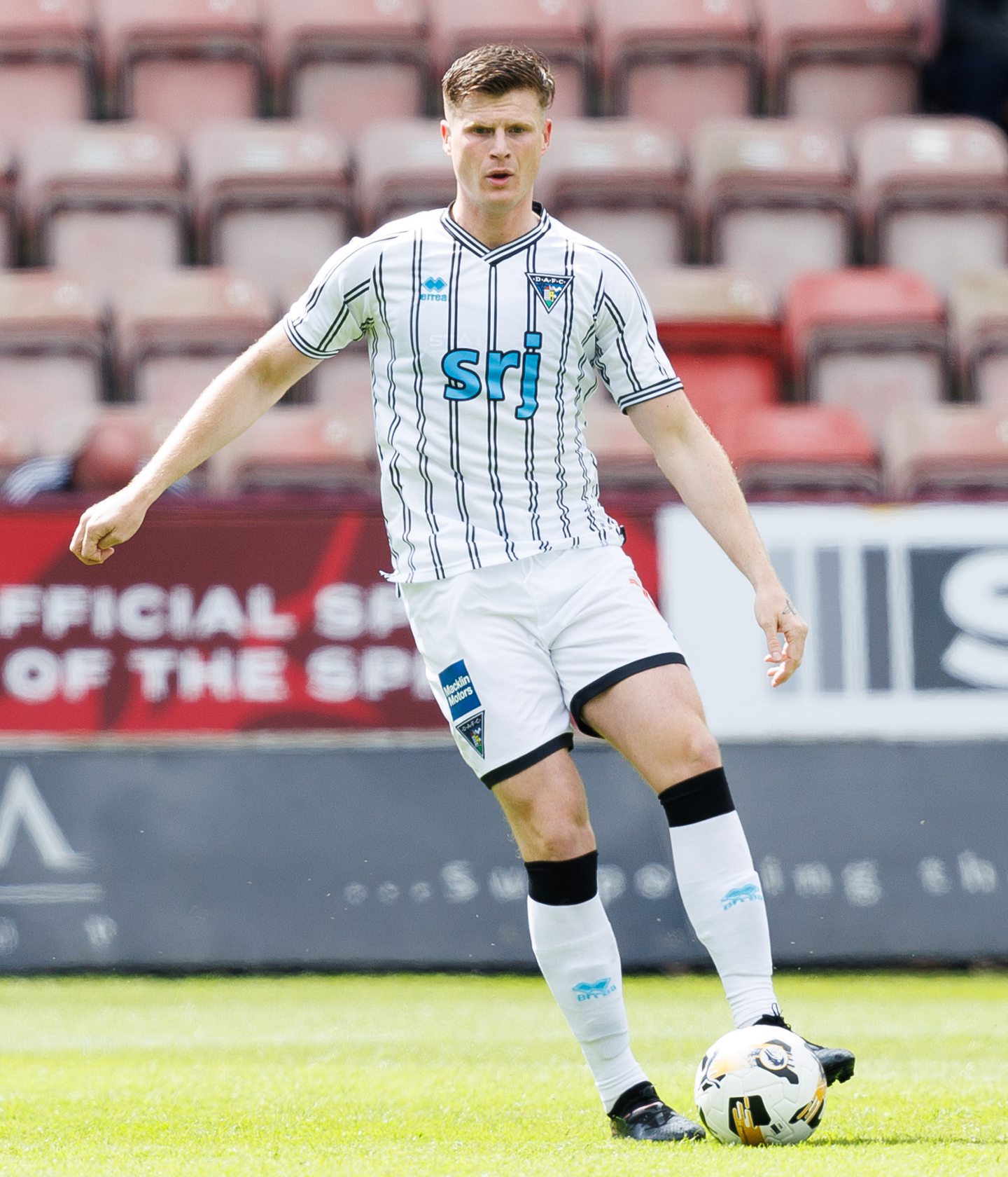 Rhys Breen in action for Dunfermline Athletic FC.