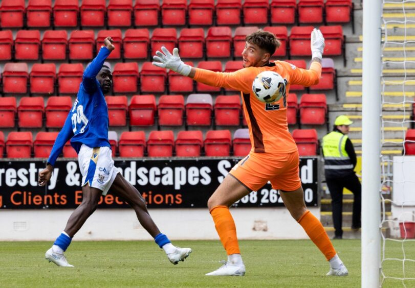 Benji Kimpioka scores to make it 2-0 against East Fife.