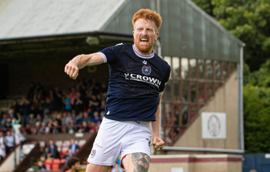 Simon Murray is now on five goals in two starts for Dundee since signing in the summer. Image: SNS