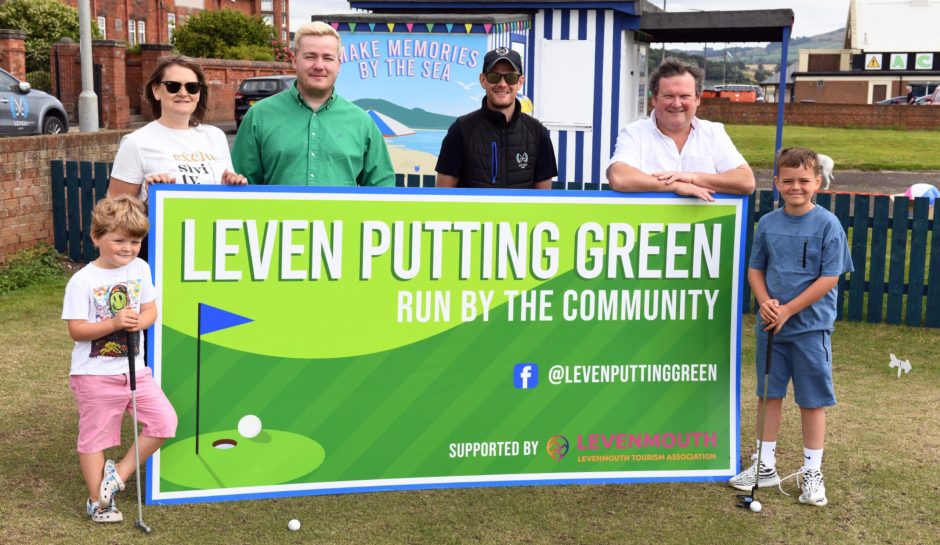 Launch of Leven putting green