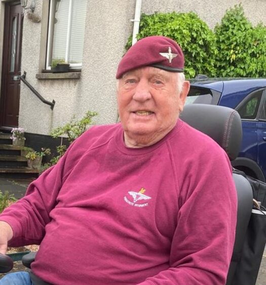 Charlie Lennon wearing Parachute Regiment cap