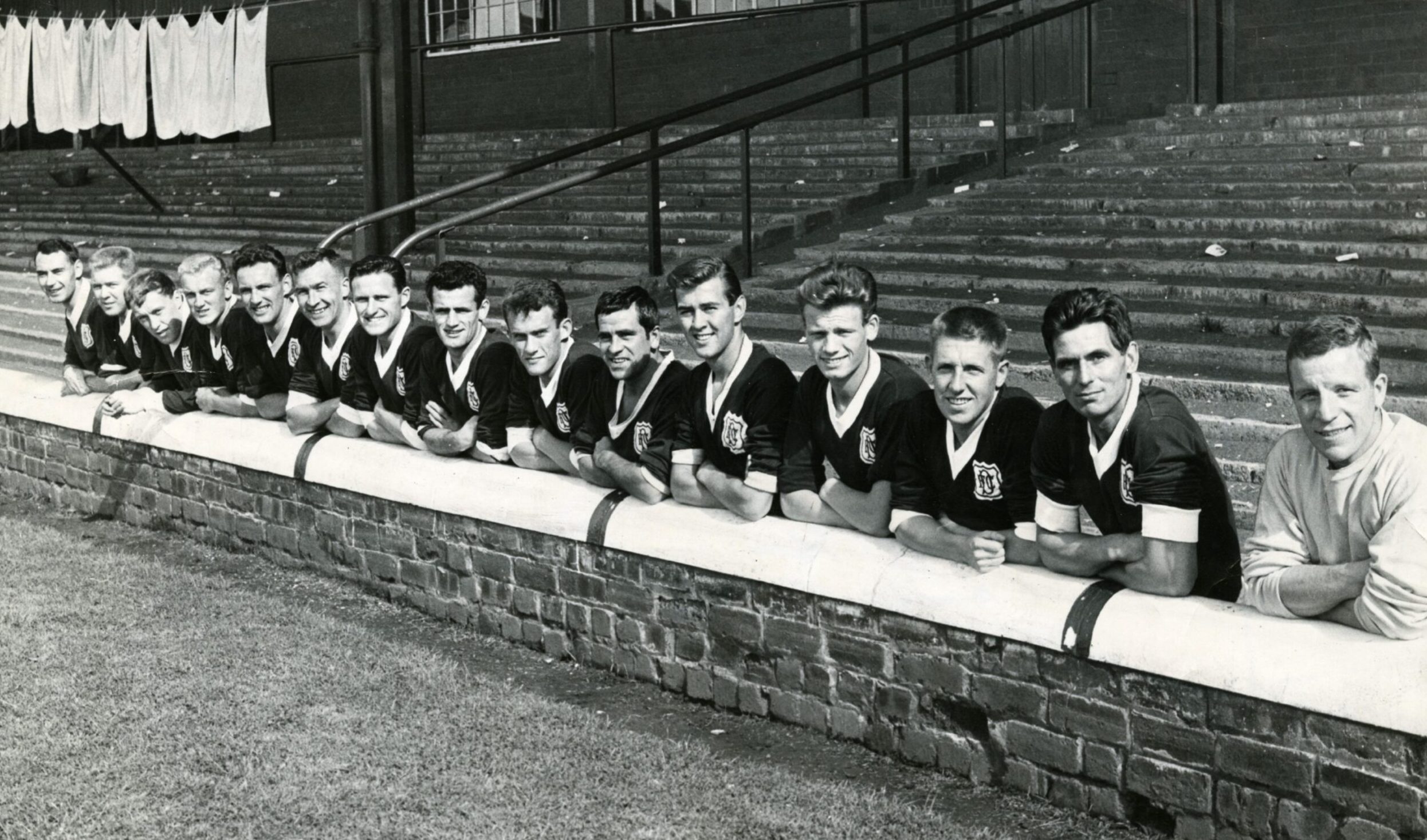 Gordon Smith alongside his Dundee team-mates at the start of the 1963/64 season.