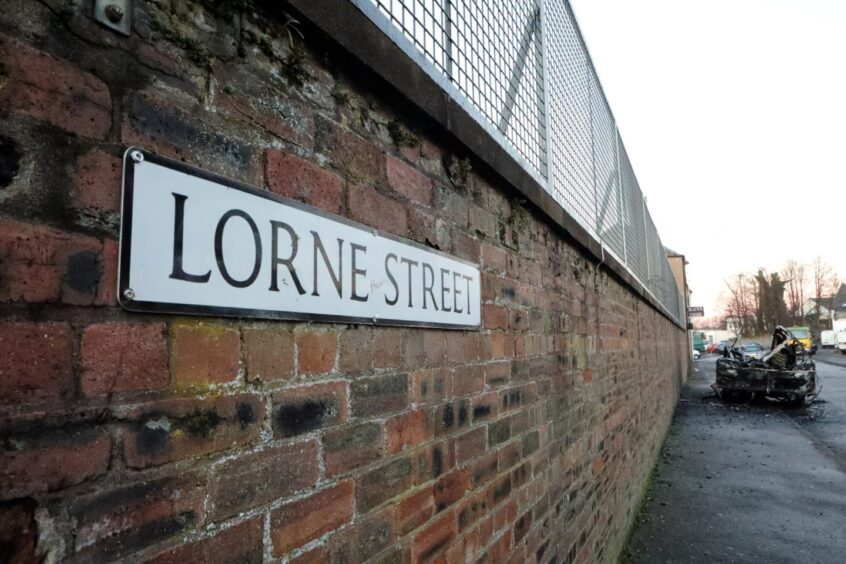 Lorne Street sign