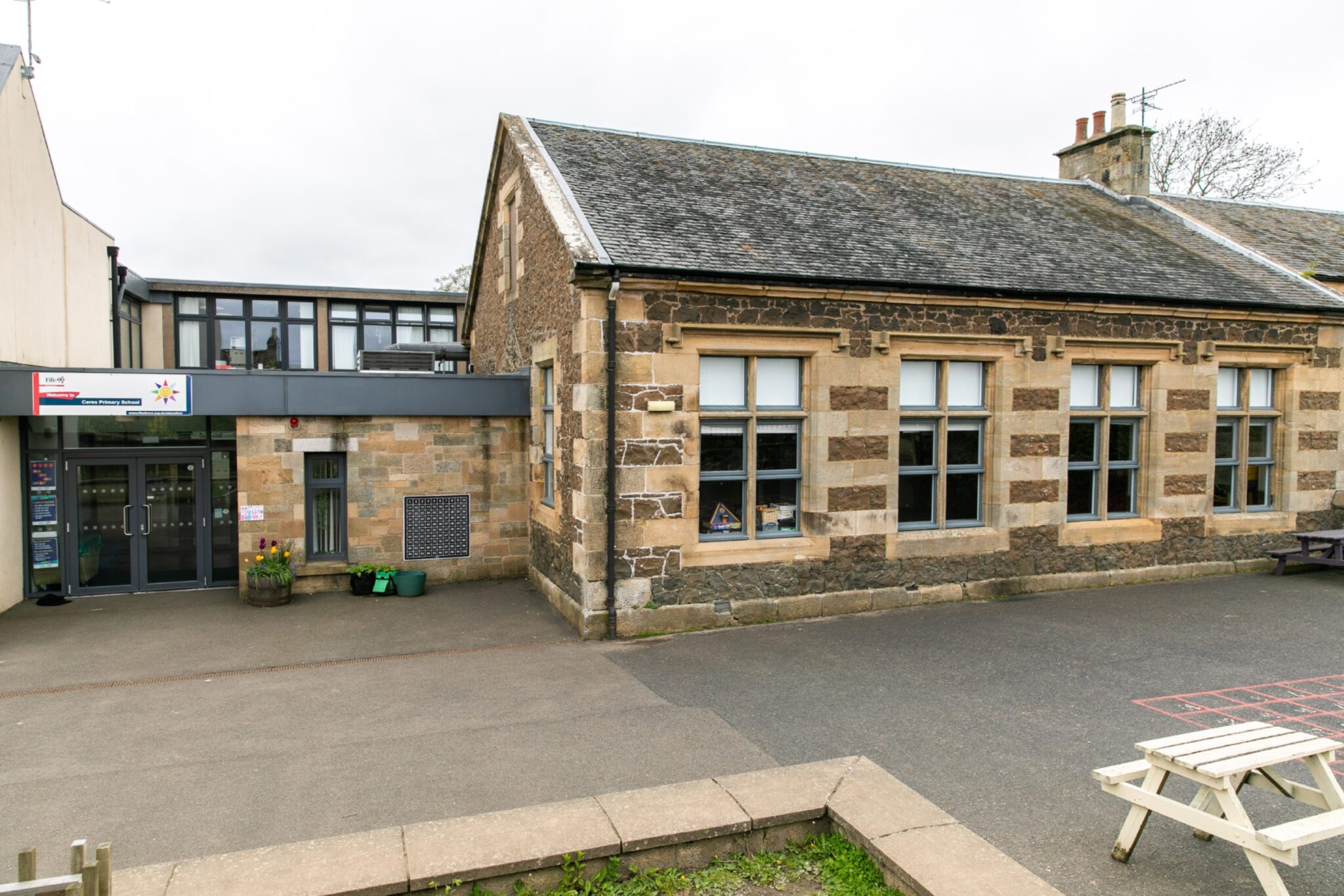 Dundee Gladiators star Sheli McCoy visits her Fife primary school