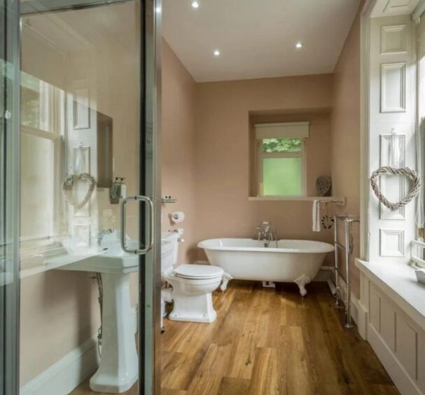 An en-suite bathroom. 