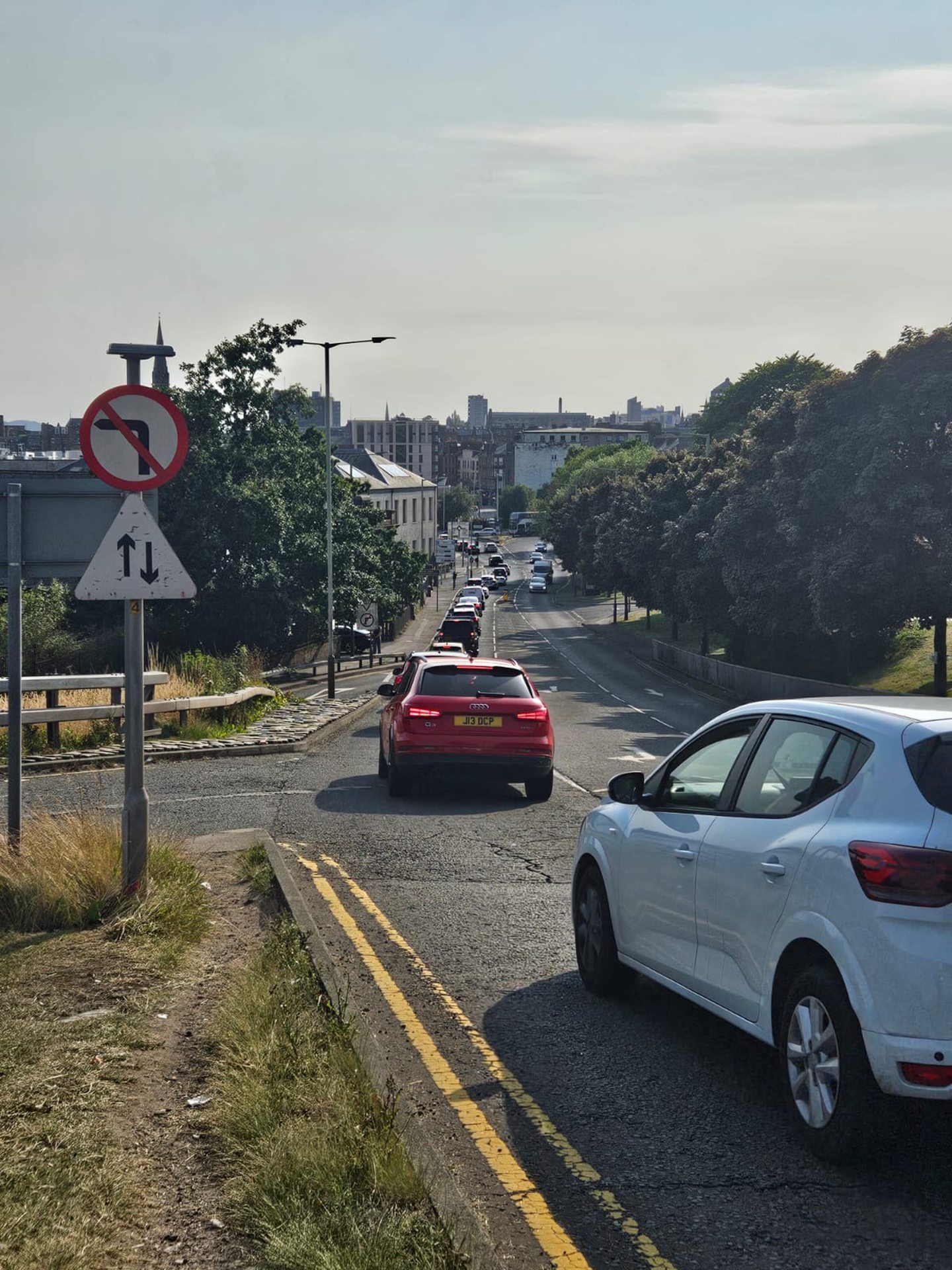 Traffic congestion in Blackscroft, Dundee