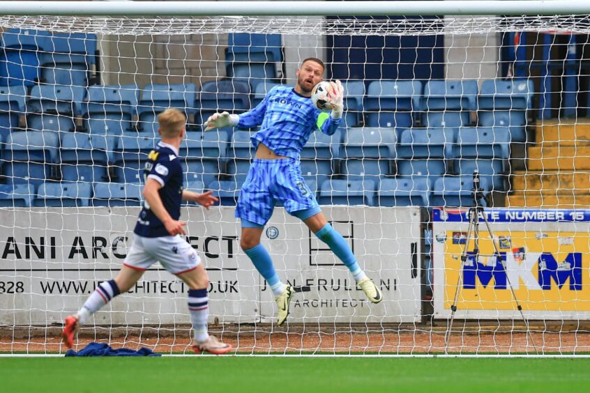 Trevor Carson took the armband as he returned to the starting XI. Image: David Young/Shutterstock