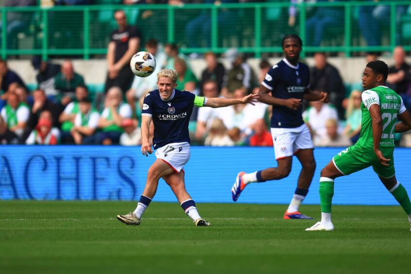 Luke McCowan pings a long ball. Image: David Young/Shutterstock